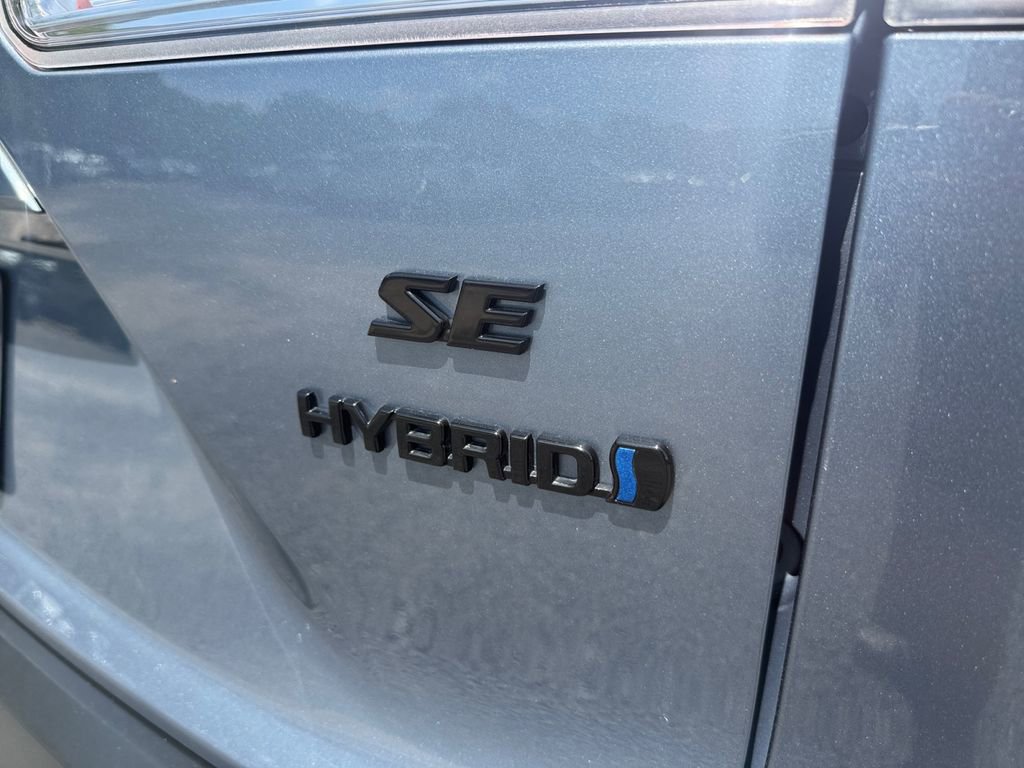 Used 2024 Toyota Corolla Cross SE image 16