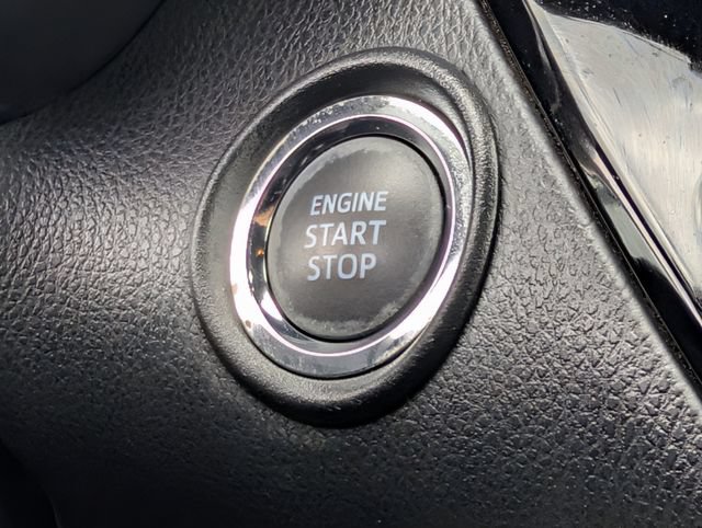 Used 2021 Toyota C-HR XLE FWD image 22