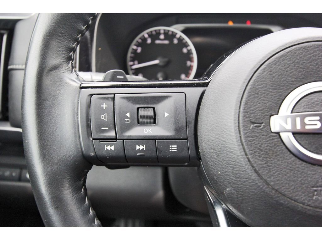 Used 2023 Nissan Pathfinder SL FWD image 11