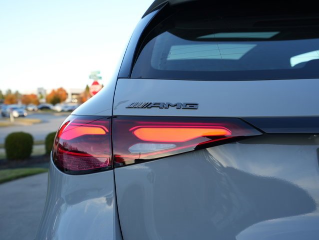 Certified 2025 Mercedes-Benz GLC 43 AMG 4MATIC image 17