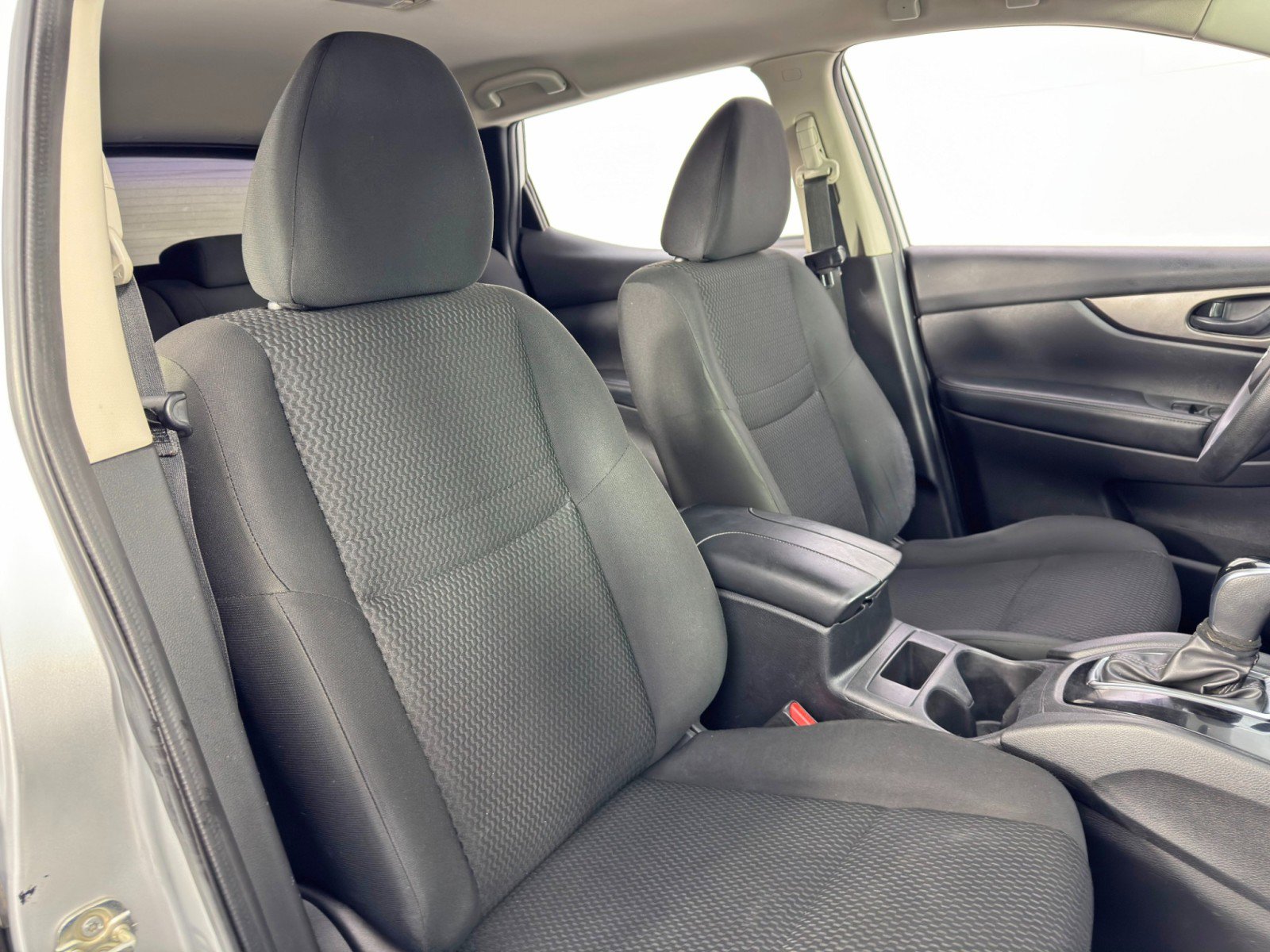 Used 2019 Nissan Rogue Sport S w/ Appearance Package AWD/4WD image 30