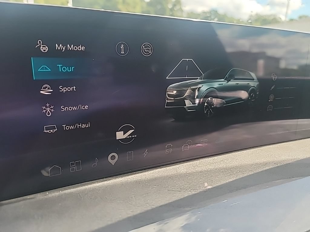 Certified 2025 Cadillac Escalade IQ Sport 2 AWD/4WD image 39