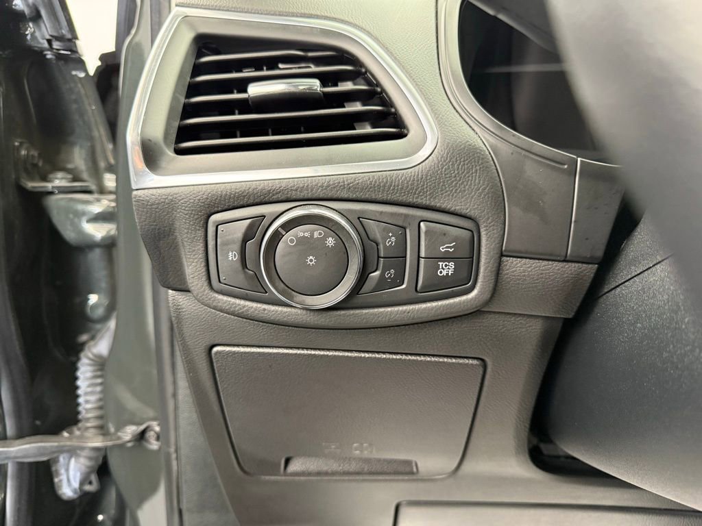 Used 2022 Ford Edge Titanium AWD/4WD image 24