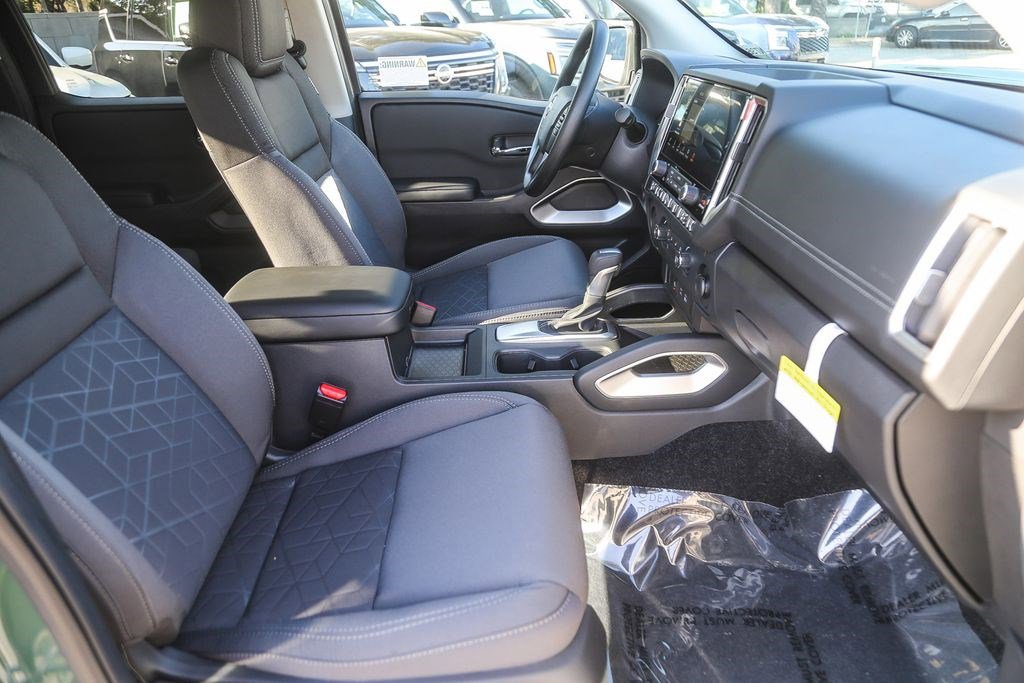 New 2026 Nissan Frontier SV w/ Tow Package RWD image 18