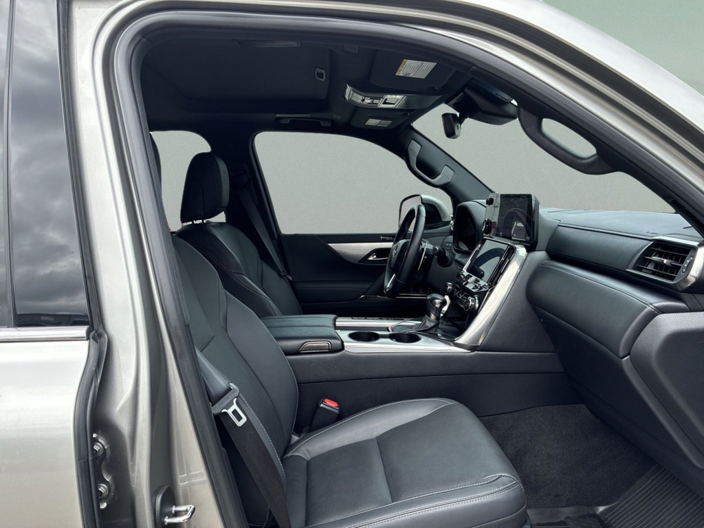 Used 2023 Lexus LX 600 F Sport AWD/4WD image 27