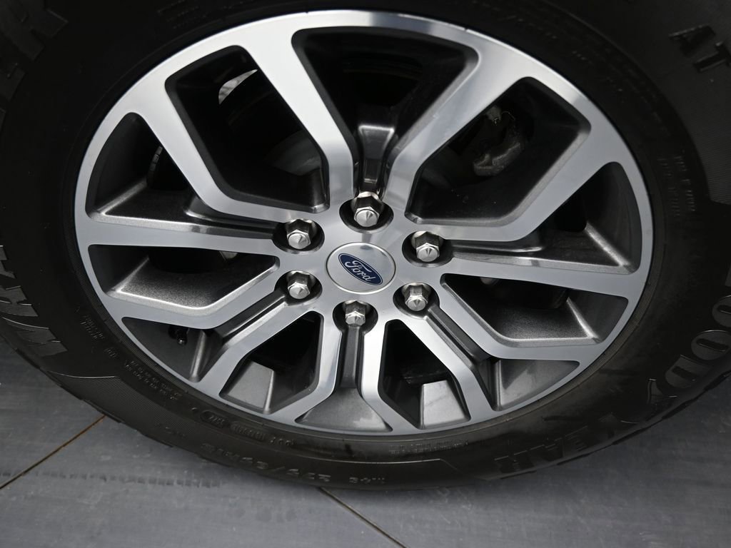 Used 2022 Ford F150 Lariat image 33