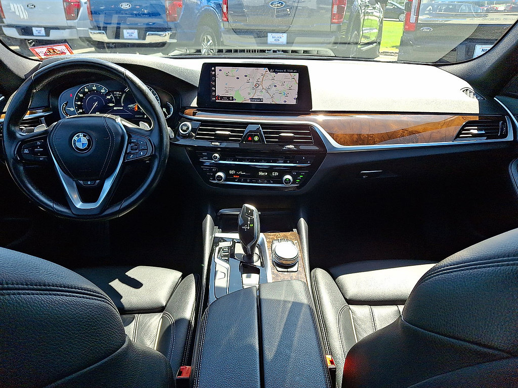 Used 2019 BMW 530e xDrive w/ Convenience Package AWD/4WD image 10