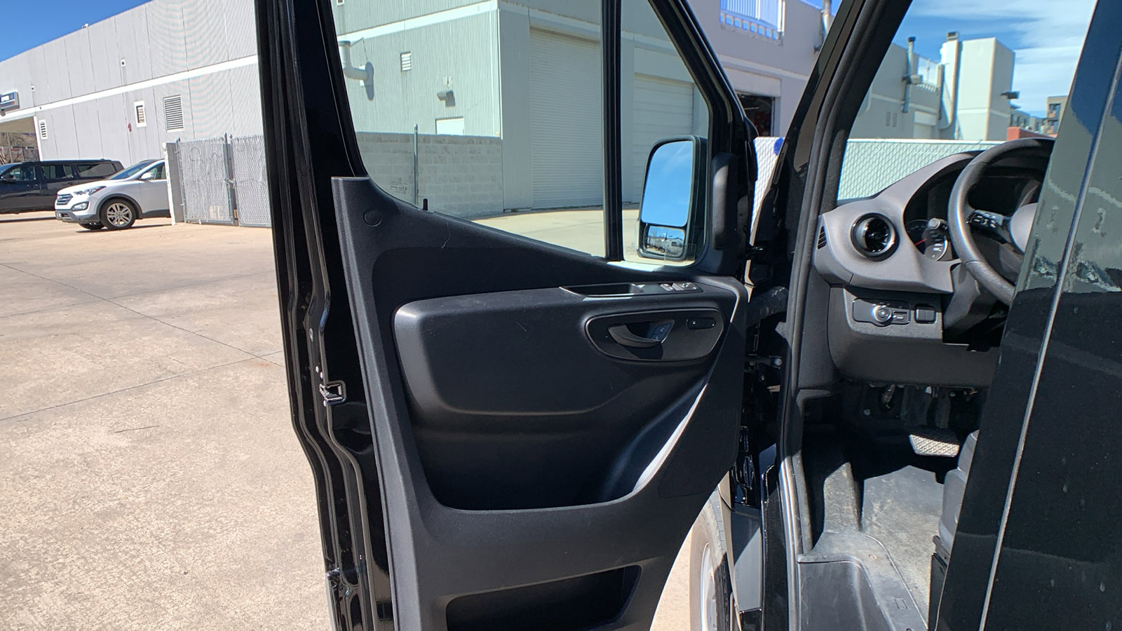 Used 2025 Mercedes-Benz Sprinter 2500 image 10