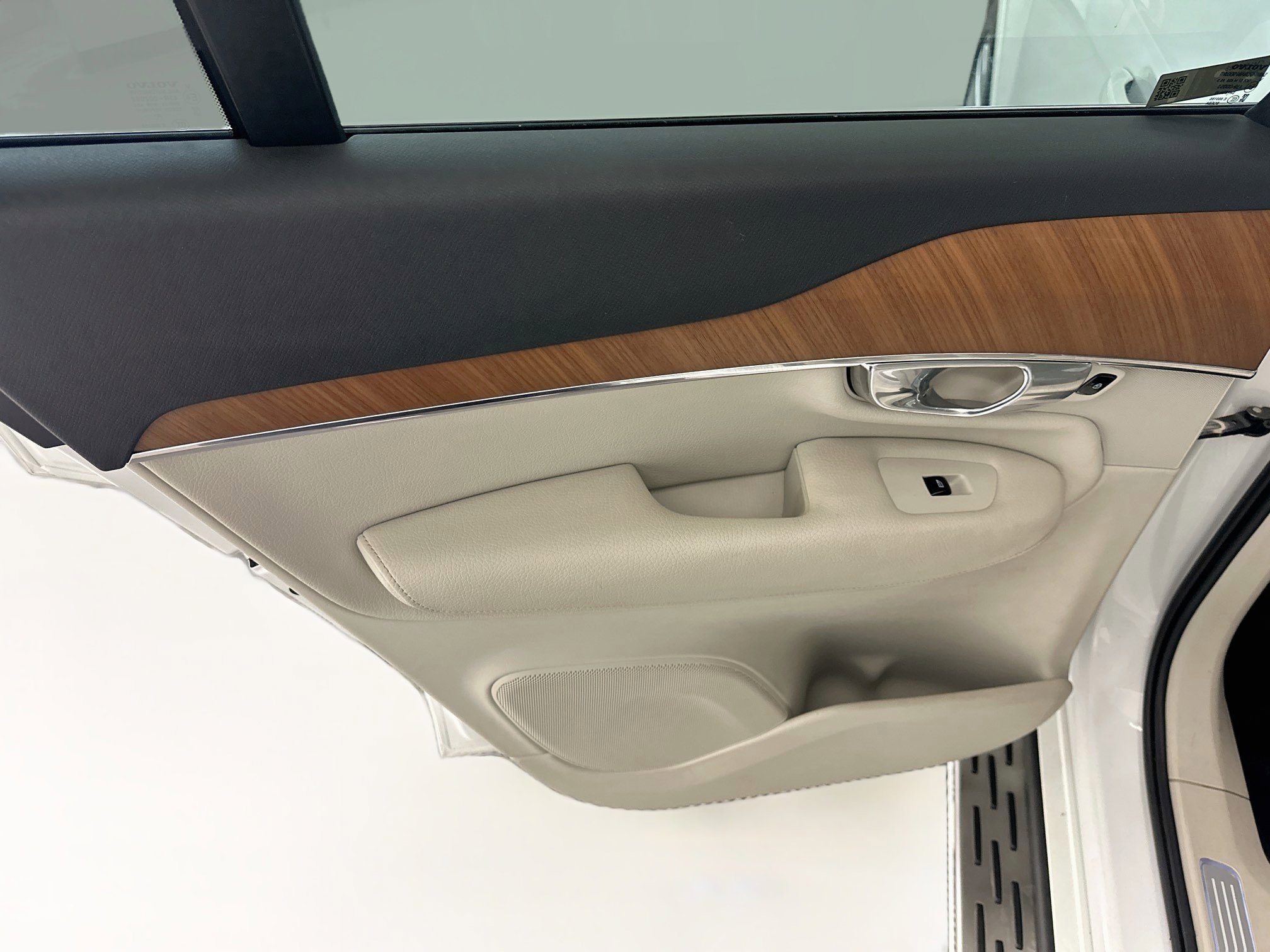 Used 2021 Volvo XC90 T6 Momentum AWD/4WD image 26