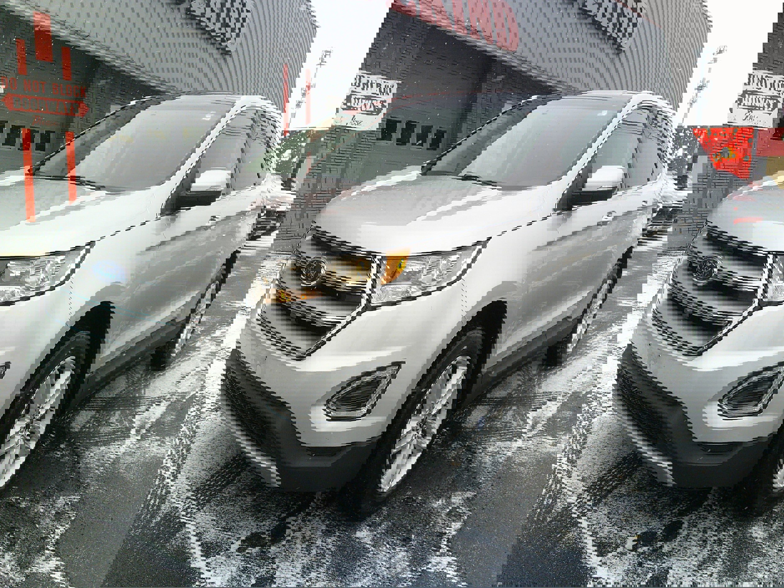 Used 2018 Ford Edge SEL w/ Equipment Group 201A image 10