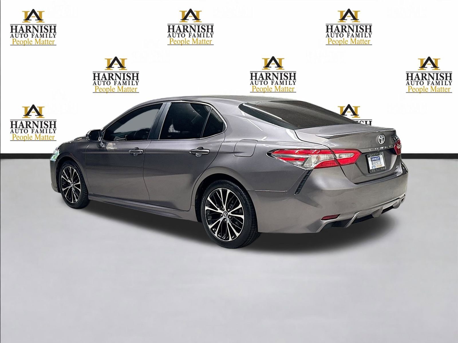 Used 2018 Toyota Camry SE w/ Moonroof Package FWD image 9