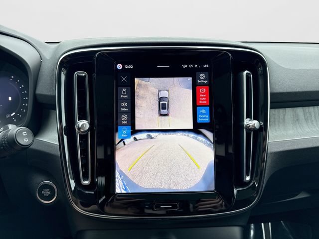 Certified 2024 Volvo XC40 B5 Plus w/ Protection Package Premier AWD/4WD image 27