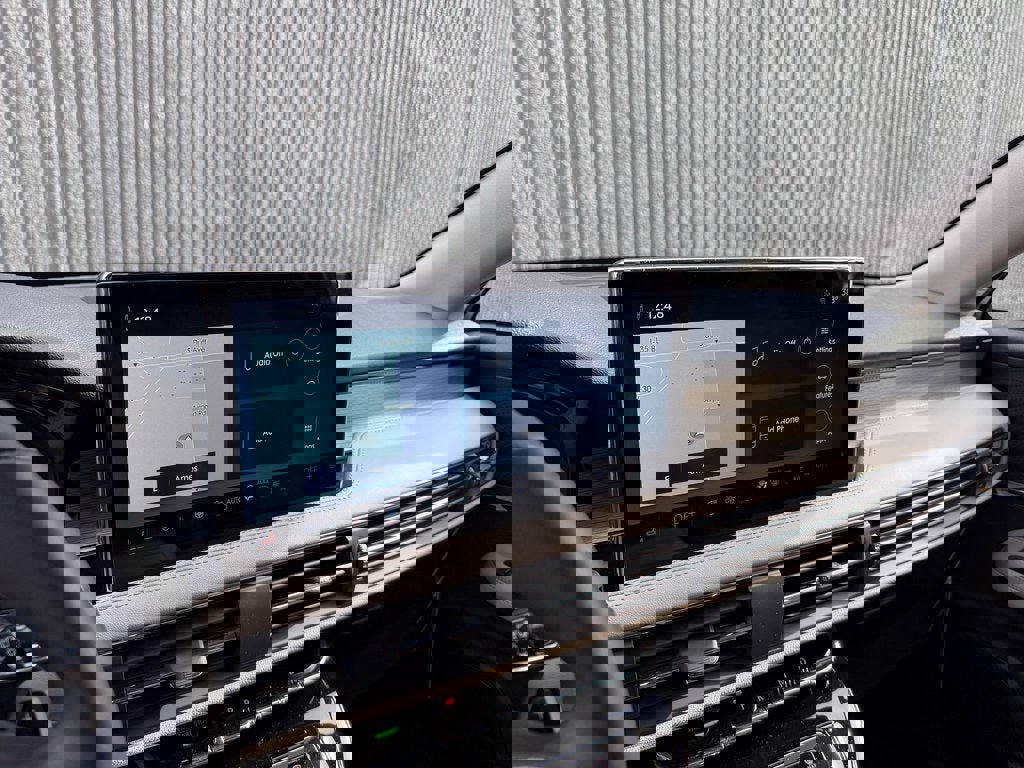 New 2026 Lincoln Corsair Premiere image 25