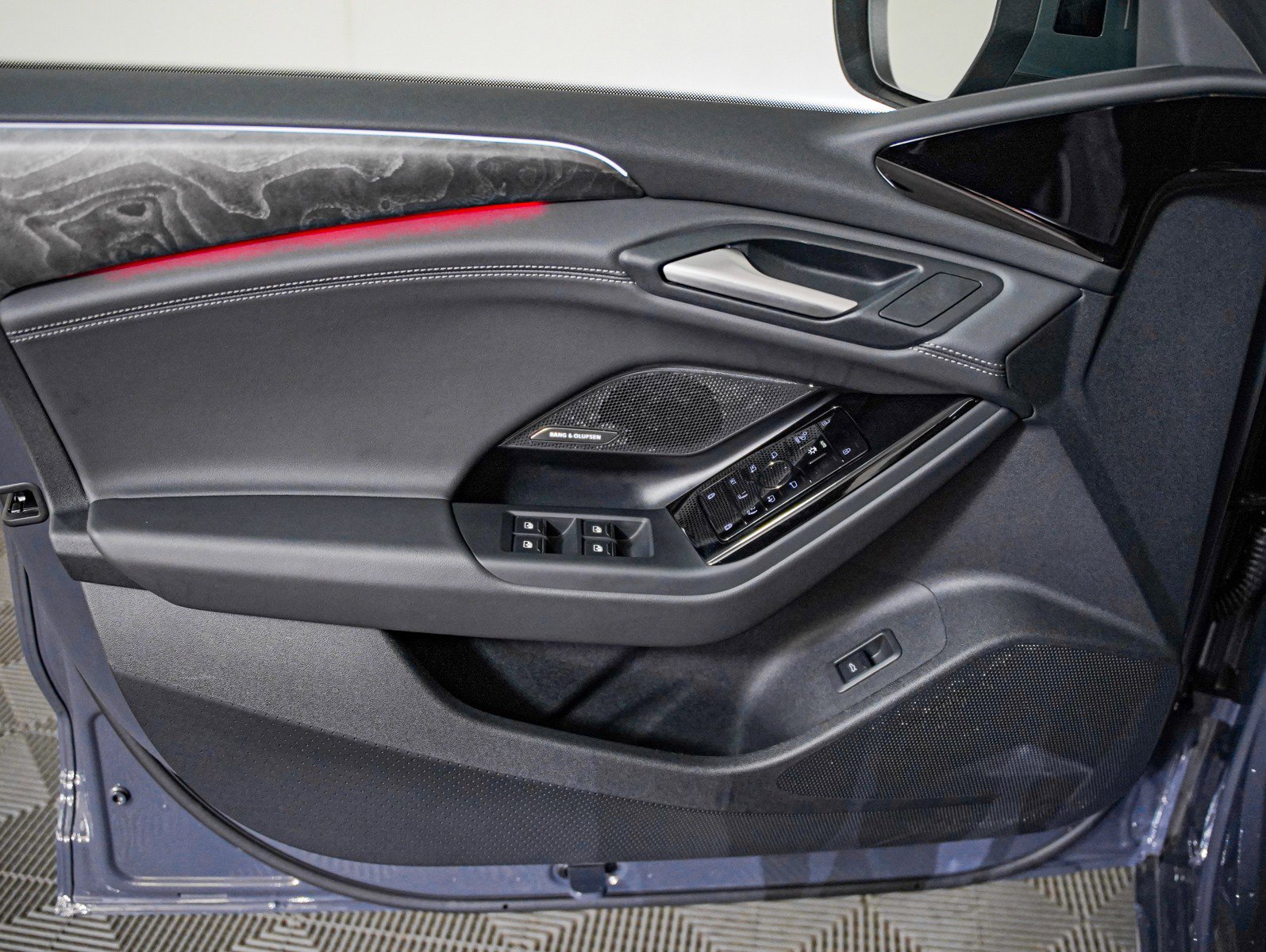 Certified 2025 Audi A6 e-tron Premium Plus w/ Premium Plus image 22