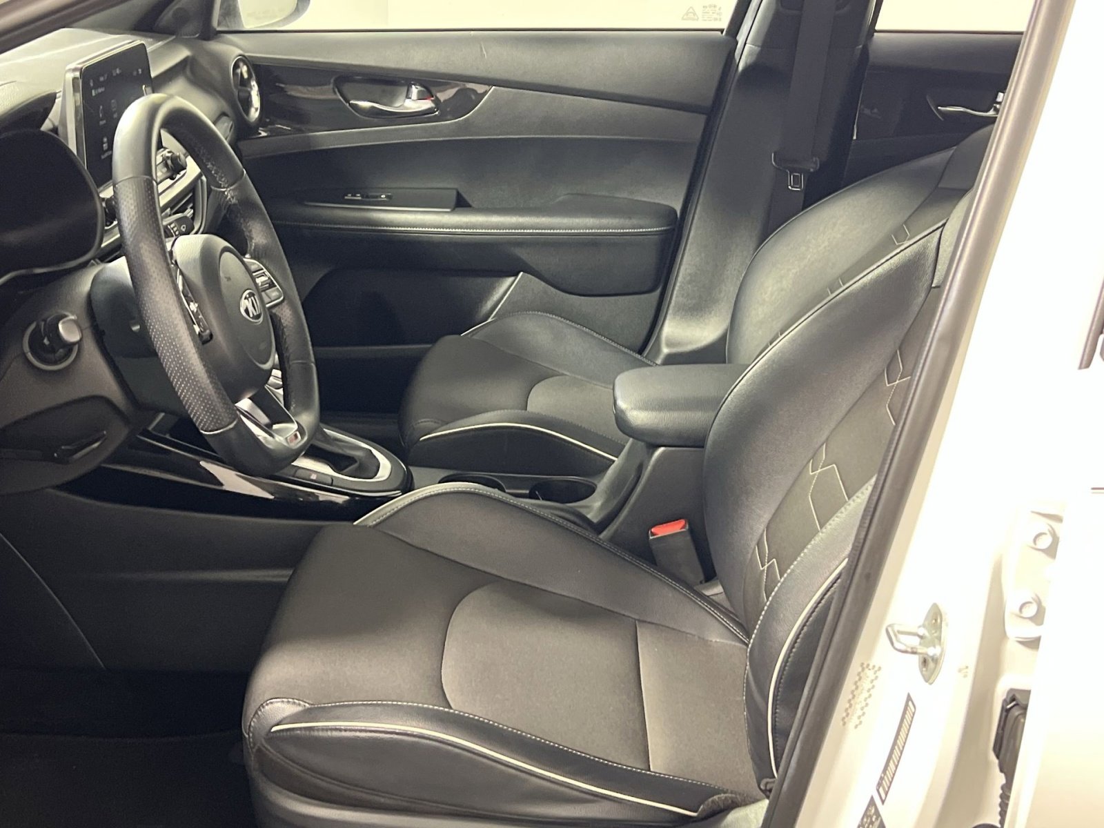 Used 2021 Kia Forte GT-Line w/ GT-Line Premium Package image 13