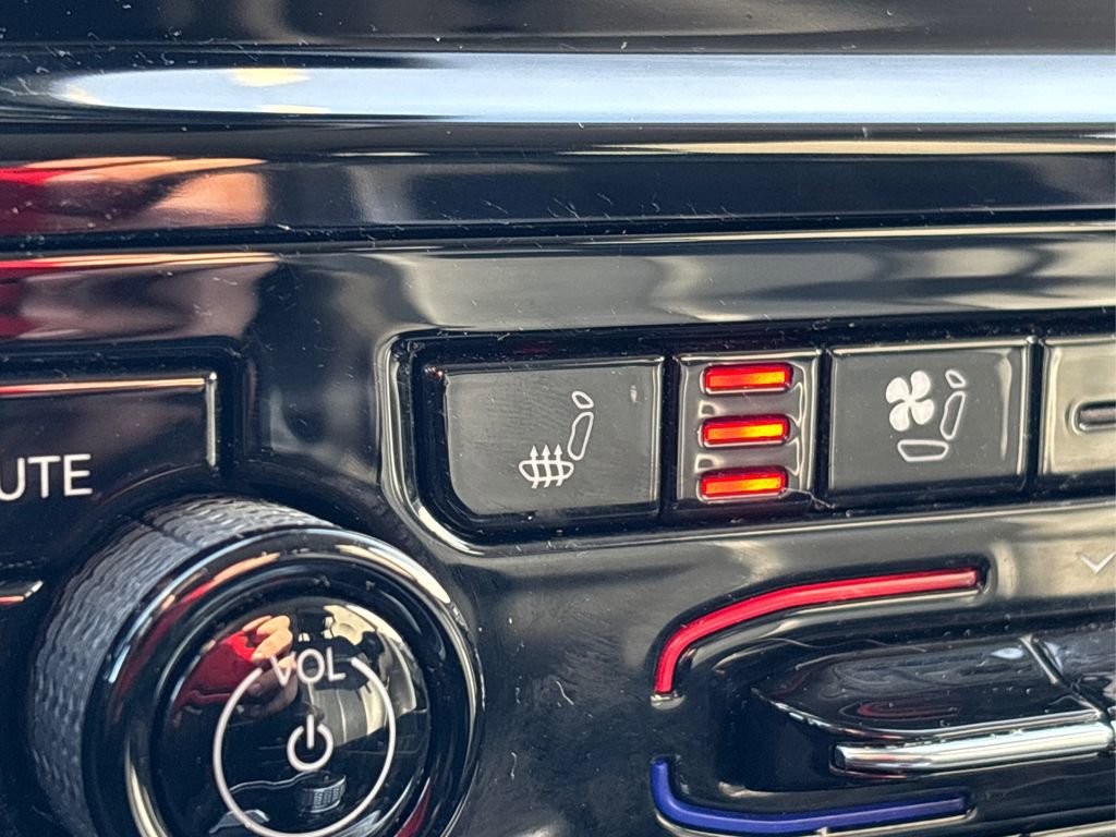 Used 2023 Jeep Grand Cherokee Limited w/ Luxury Tech Group II image 35