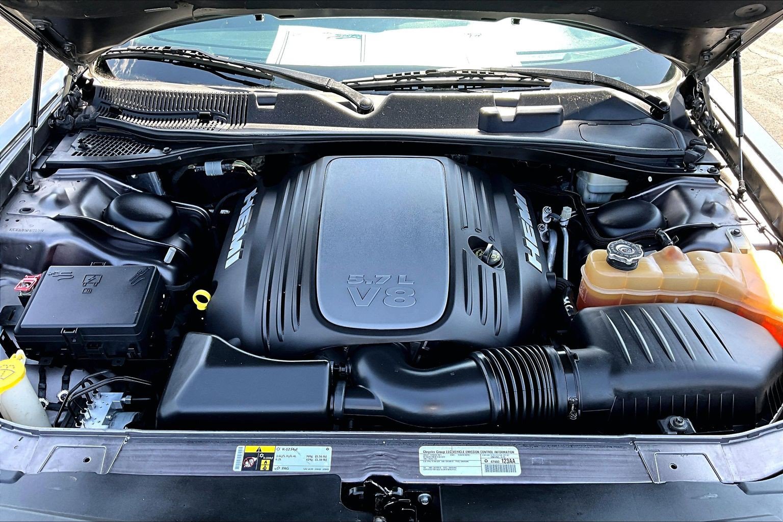 Used 2015 Dodge Challenger R/T Plus RWD image 9