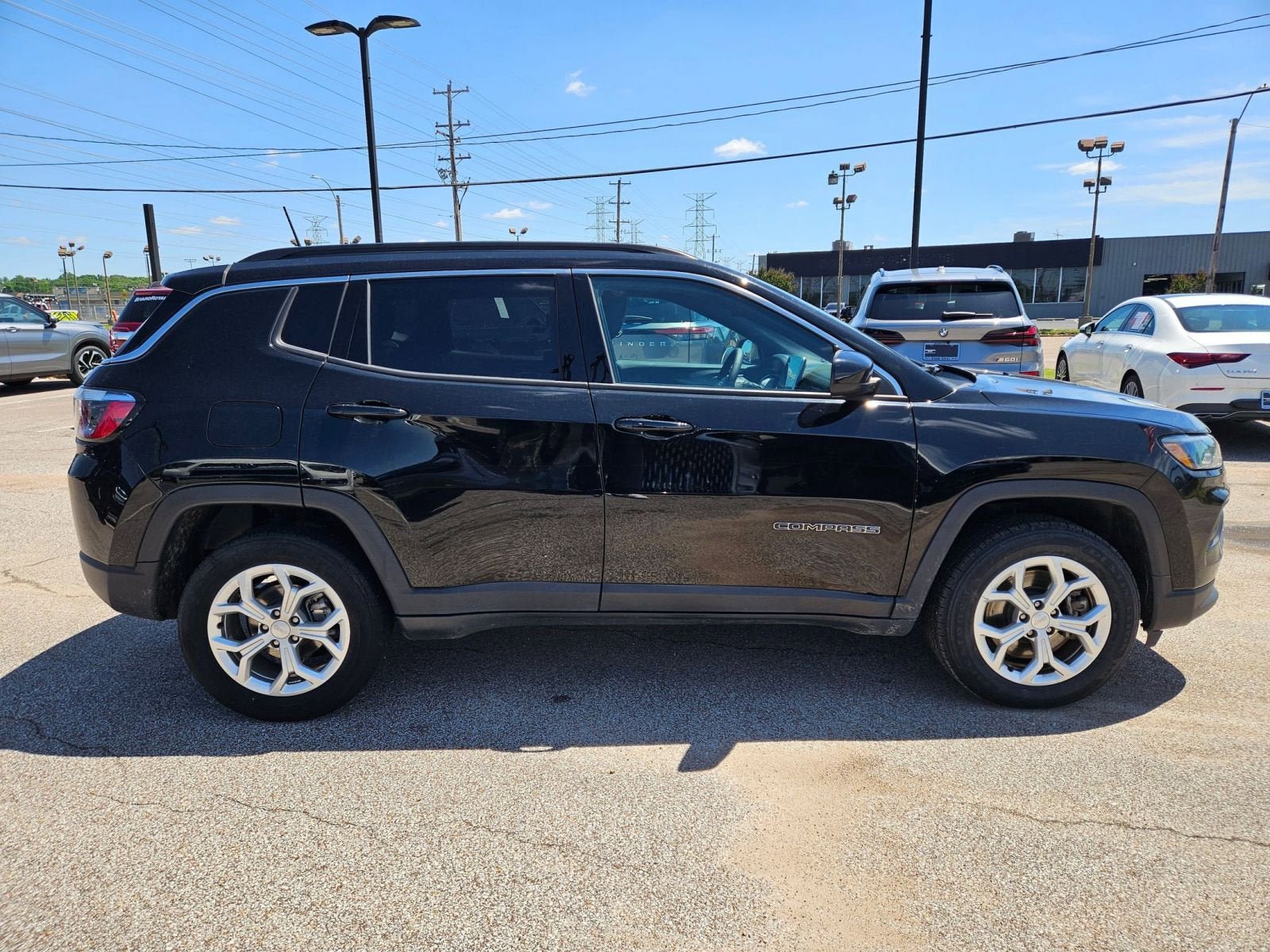 Used 2024 Jeep Compass Latitude AWD/4WD image 7