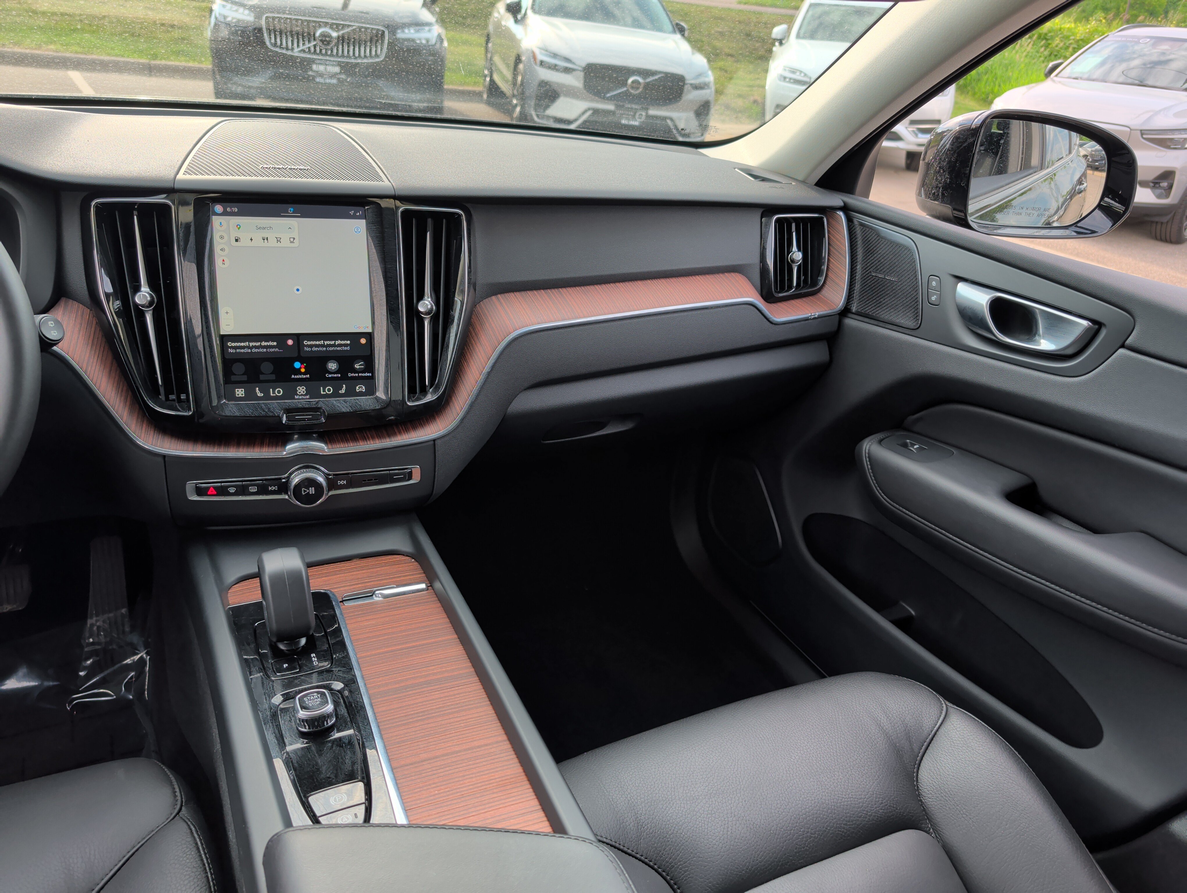 Used 2024 Volvo XC60 T8 Plus w/ Protection Package Premier AWD/4WD image 14