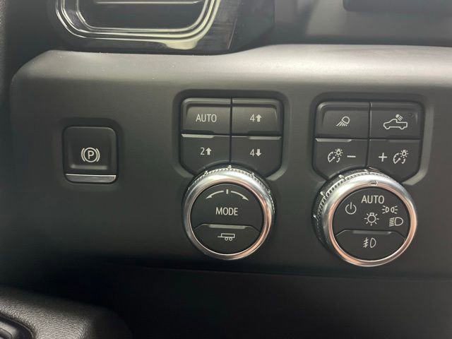 Used 2025 GMC Sierra 1500 AT4 w/ AT4 Premium Package AWD/4WD image 17