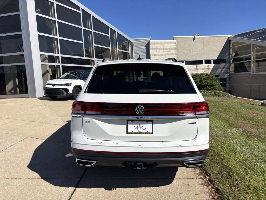 Used 2025 Volkswagen Atlas SE image 6