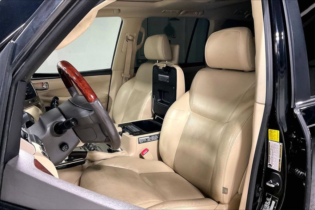 Used 2013 Lexus LX 570 4WD w/ Luxury Pkg image 31