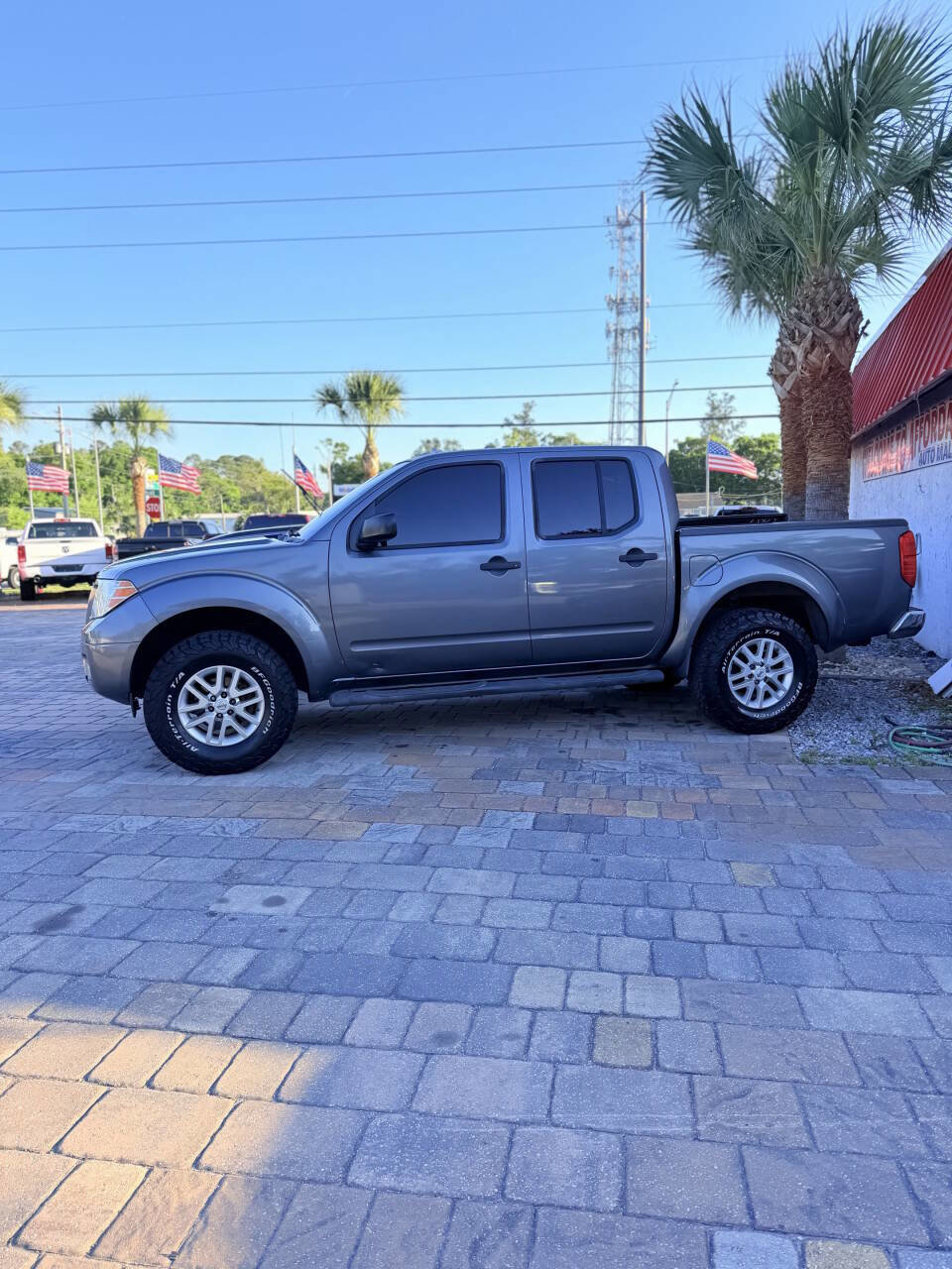 Used 2016 Nissan Frontier SV w/ SV Value Truck Package RWD image 4