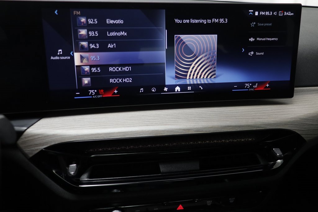 Certified 2025 BMW 330i xDrive Sedan image 8