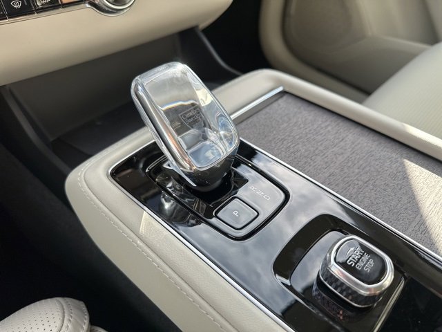 New 2026 Volvo XC90 B6 Ultra w/ Lounge Package image 14