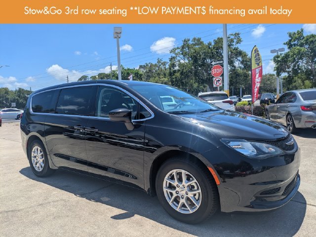 Used 2023 Chrysler Voyager LX FWD image 2