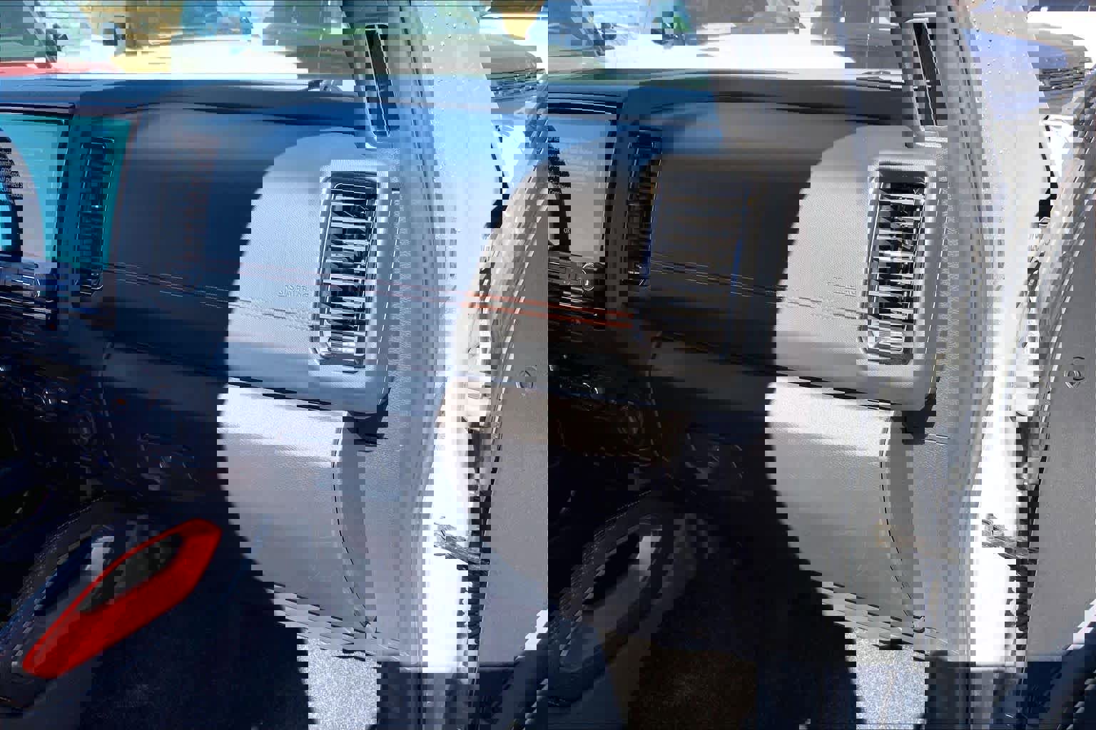 Used 2024 Nissan Frontier PRO-4X w/ Off-Road Protection Package image 18