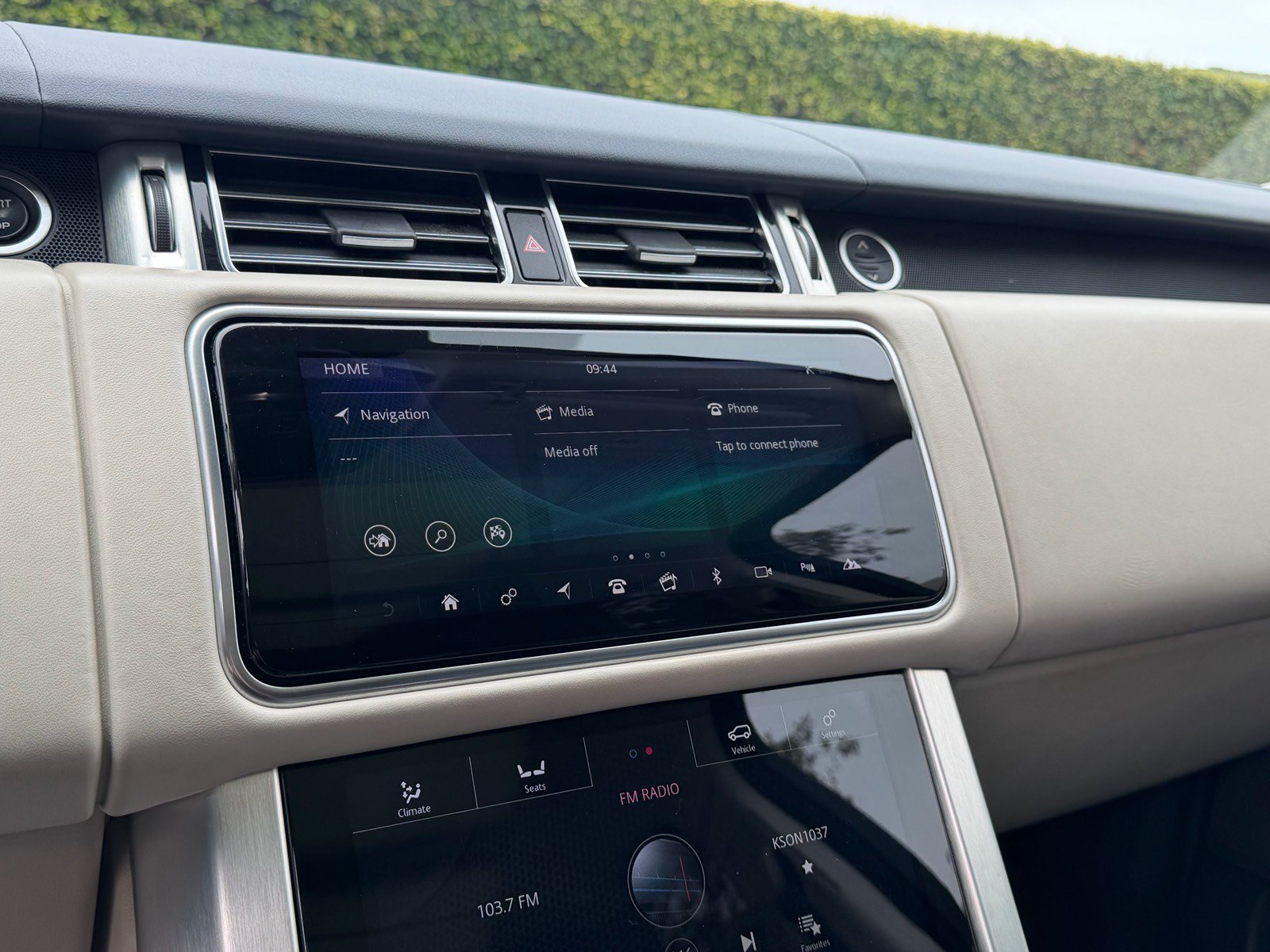 Used 2019 Land Rover Range Rover HSE AWD/4WD image 12