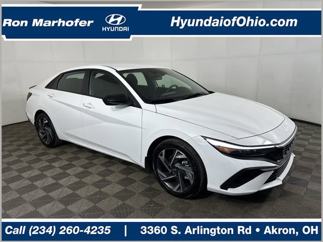 Used 2025 Hyundai Elantra Sport image 1