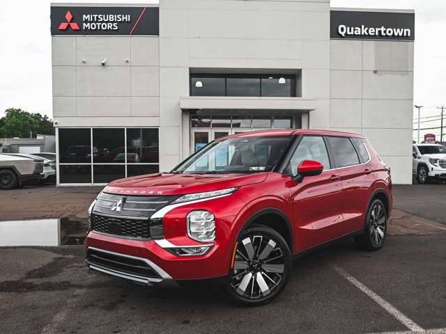 New 2025 Mitsubishi Outlander SE image 1