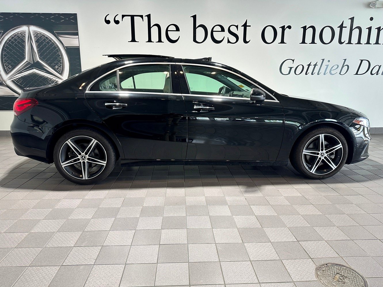 Used 2022 Mercedes-Benz A 220 4MATIC image 3