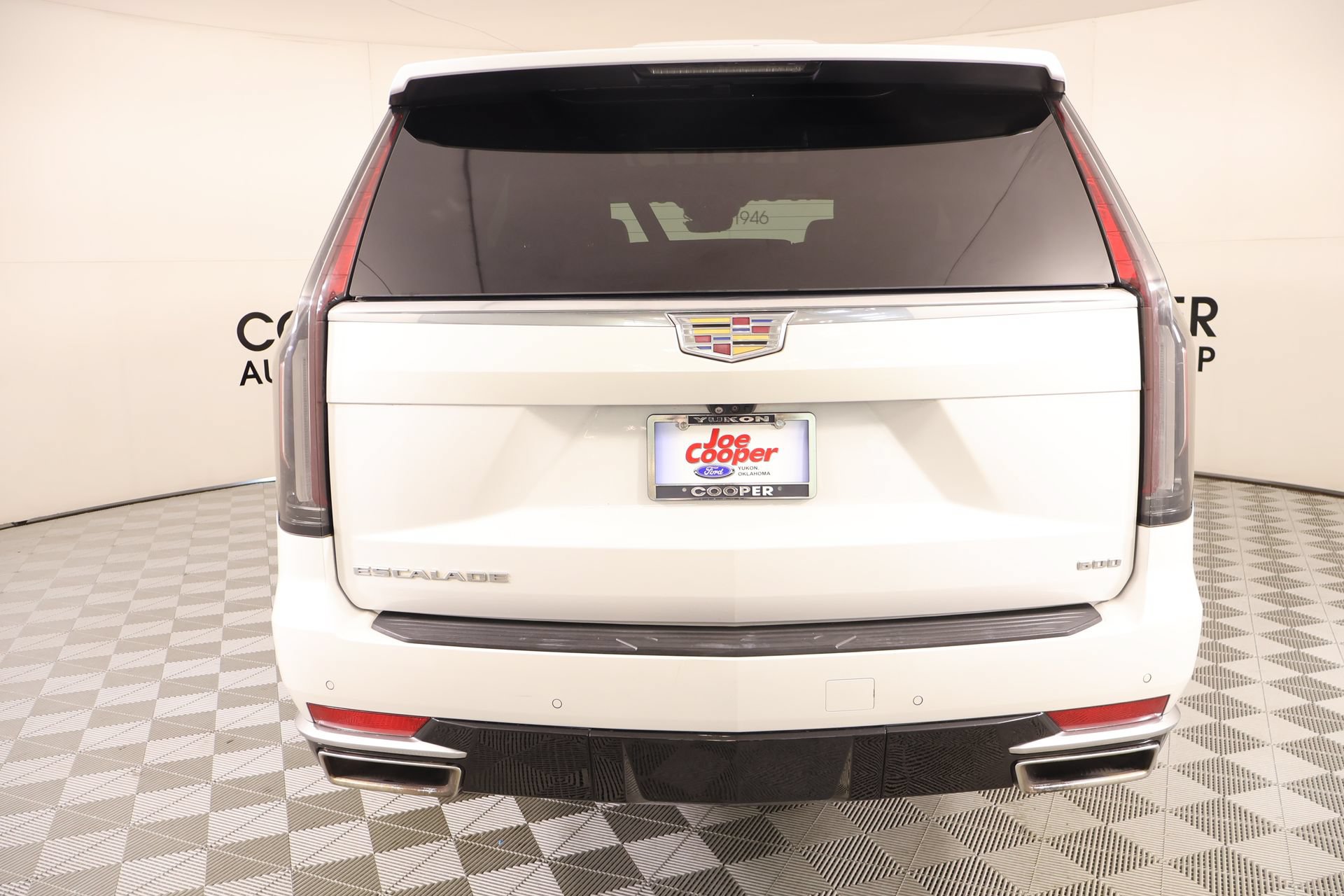 Used 2022 Cadillac Escalade Premium Luxury AWD/4WD image 25