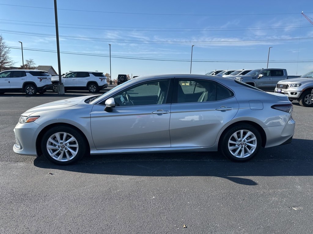 Used 2024 Toyota Camry LE image 3
