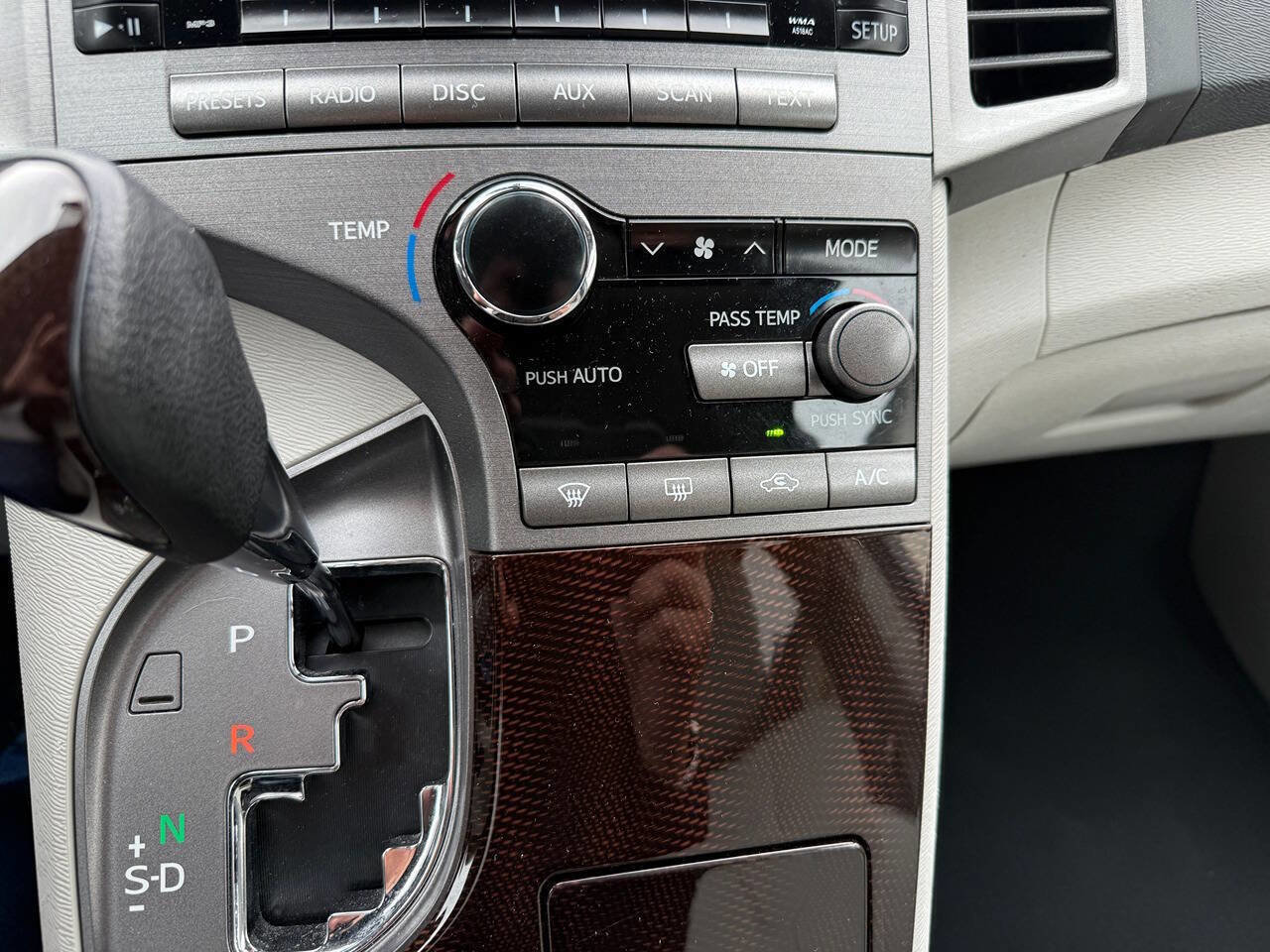 Used 2011 Toyota Venza AWD w/ Convenience Pkg image 17