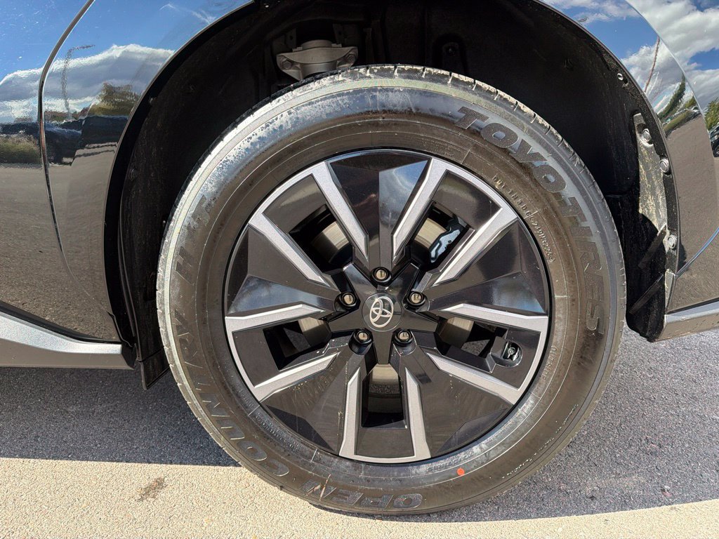 Used 2026 Toyota bZ AWD/4WD image 34
