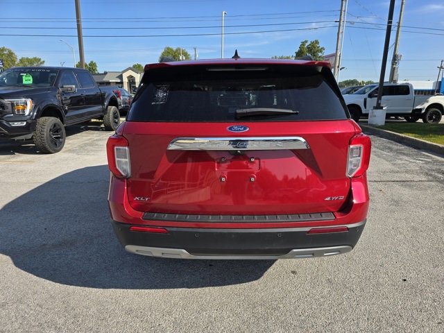 Used 2023 Ford Explorer XLT w/ Equipment Group 202A image 4