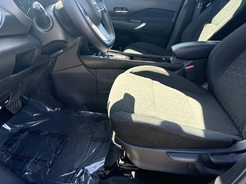 Certified 2024 Nissan Kicks SV image 18