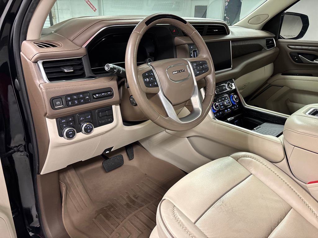 Used 2023 GMC Yukon XL Denali w/ Denali Reserve Package AWD/4WD image 28