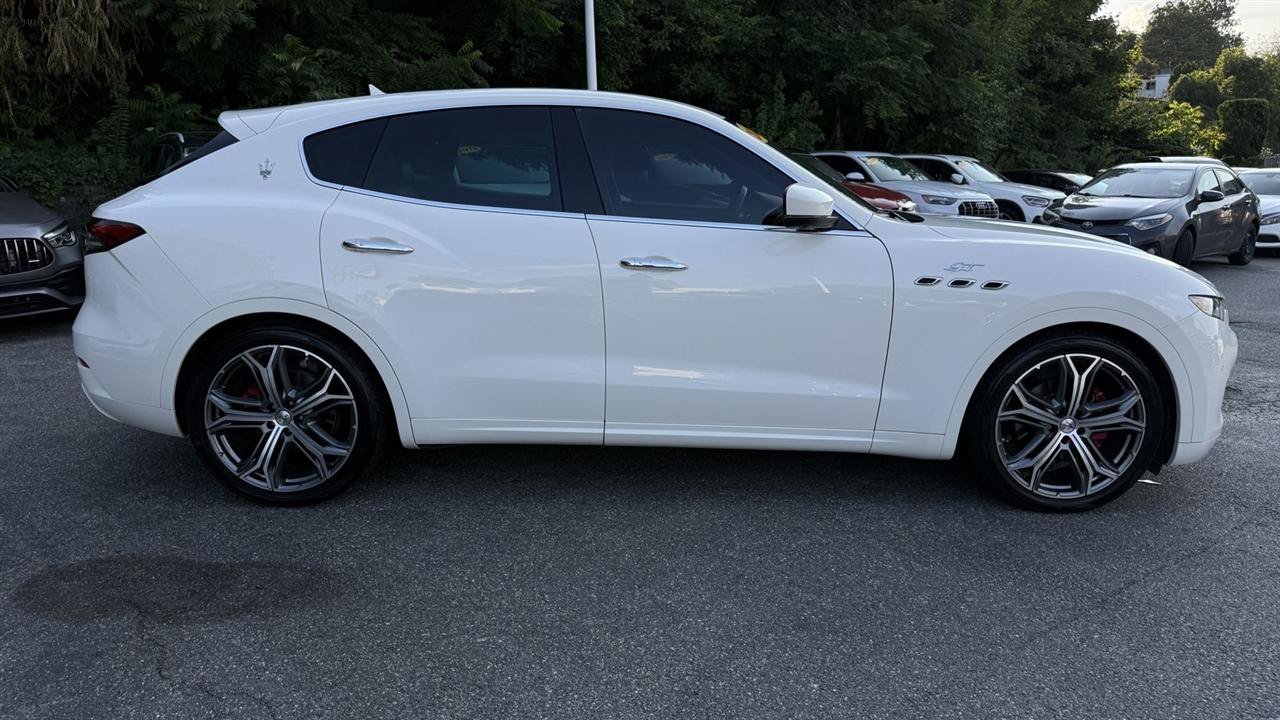 Used 2023 Maserati Levante GT AWD/4WD image 19