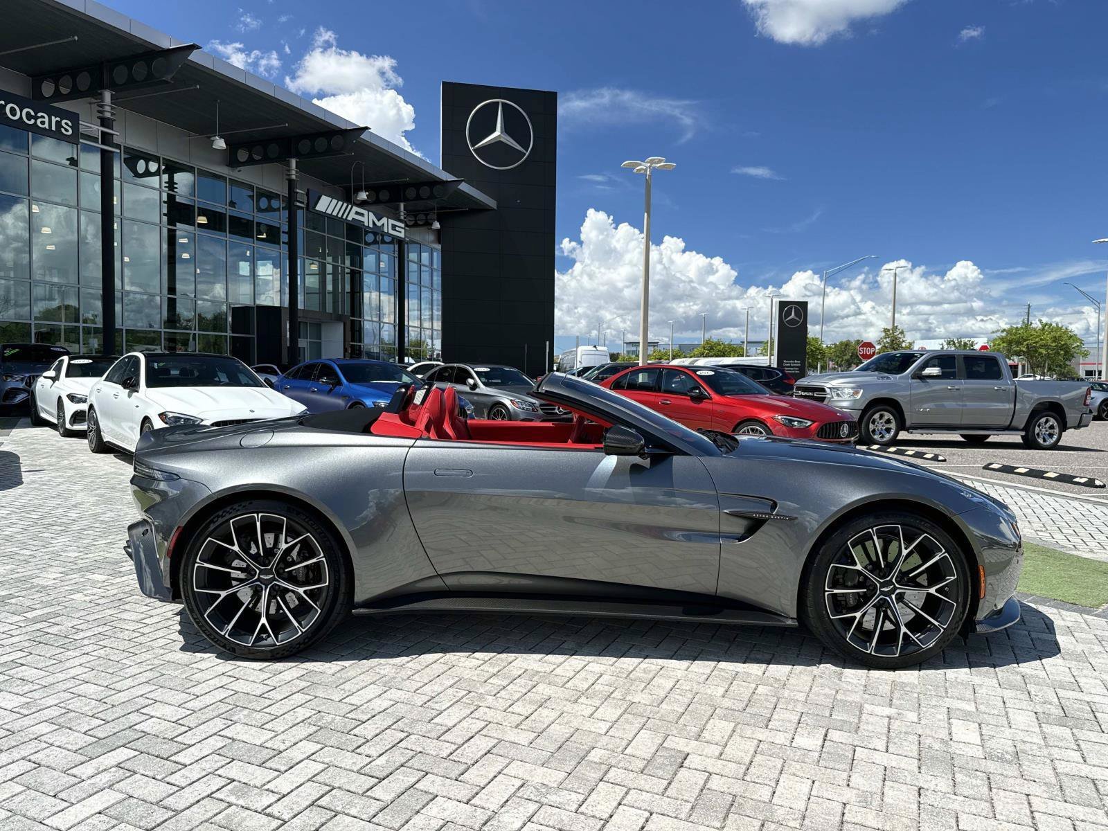 Used 2026 Aston Martin V8 Vantage Coupe RWD image 6