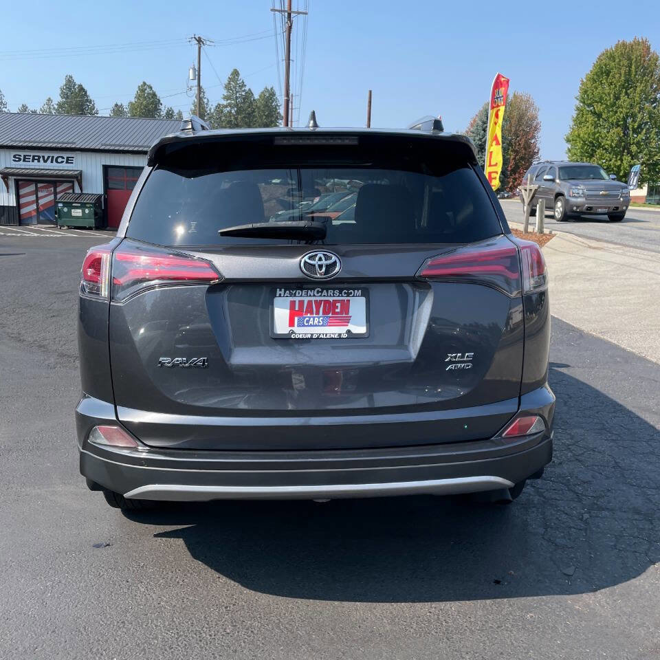 Used 2018 Toyota RAV4 XLE image 4