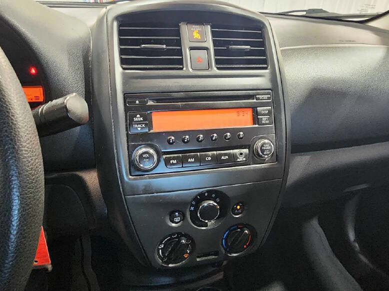 Used 2016 Nissan Versa S FWD image 13