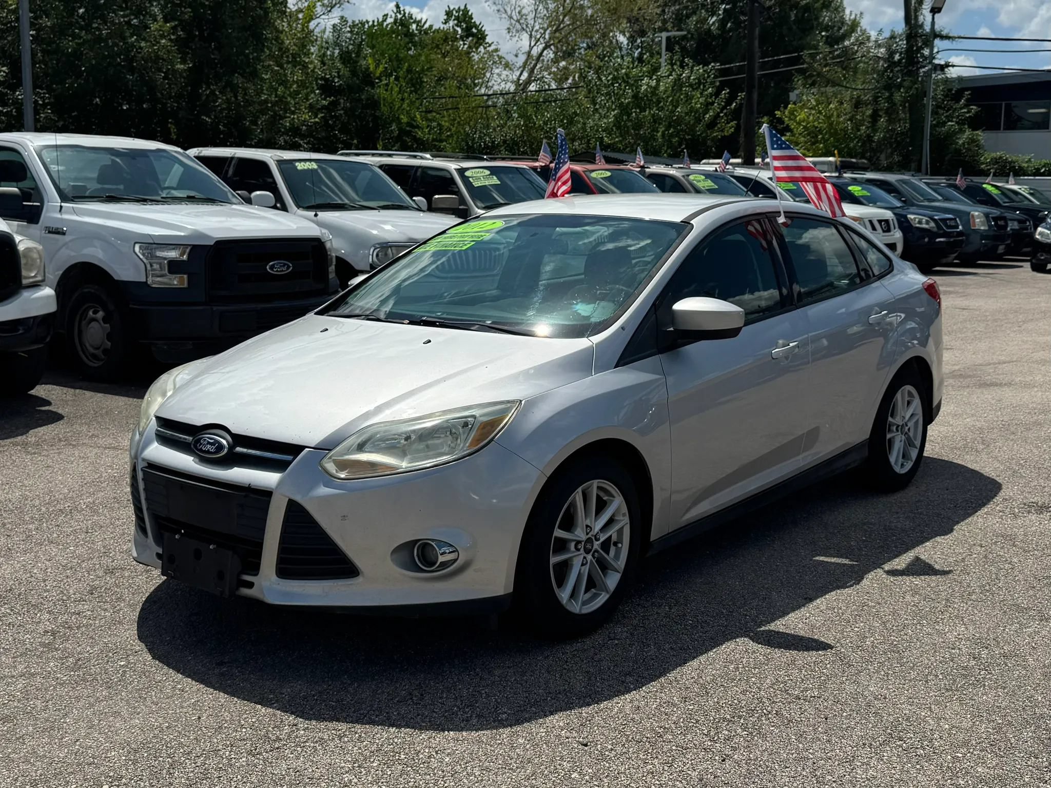 Used 2012 Ford Focus SE FWD image 2