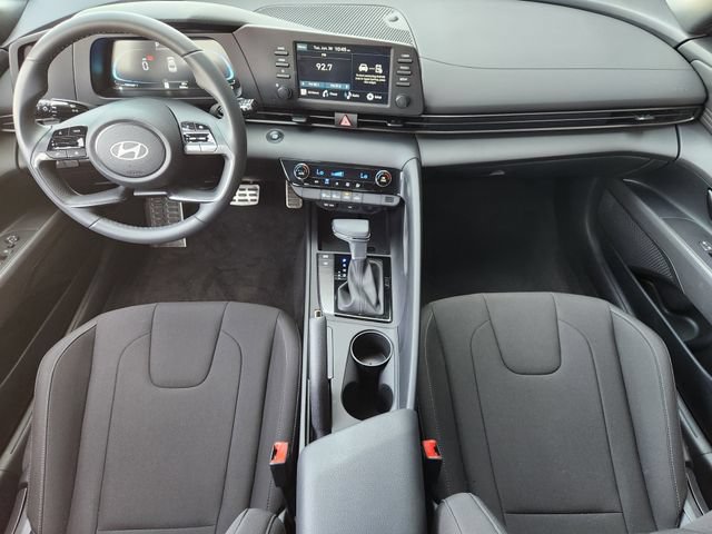 Certified 2025 Hyundai Elantra Sport FWD image 18