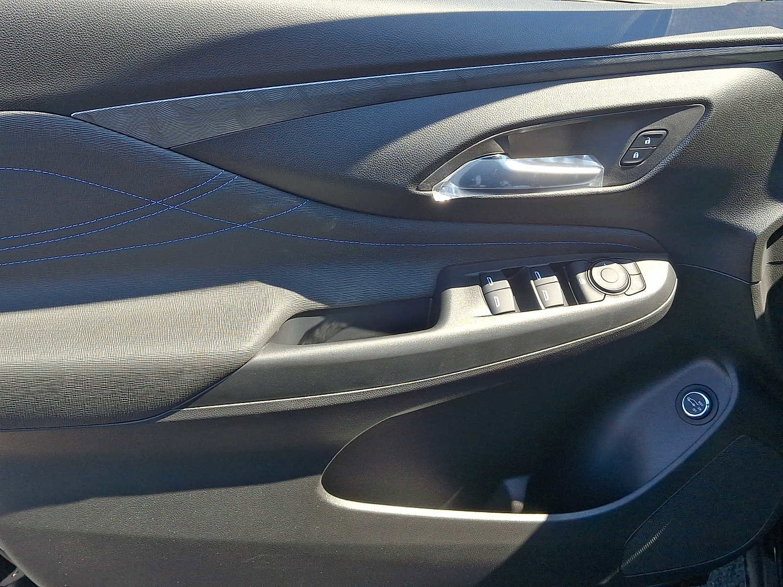 New 2026 Buick Envista Sport Touring FWD image 10