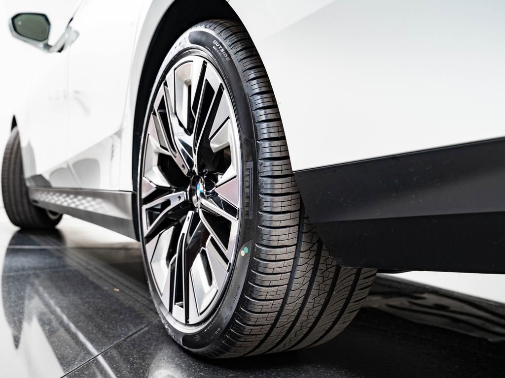 Certified 2025 BMW 530i xDrive AWD/4WD image 50
